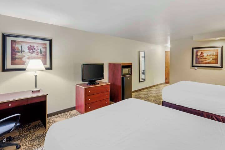 Room 13 of 37