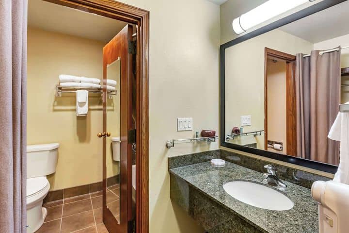 Room 21 of 37