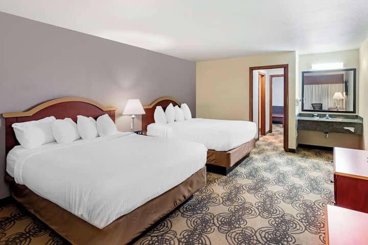 Room 16 of 37