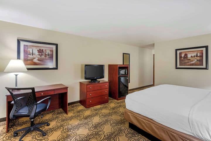 Room 18 of 37