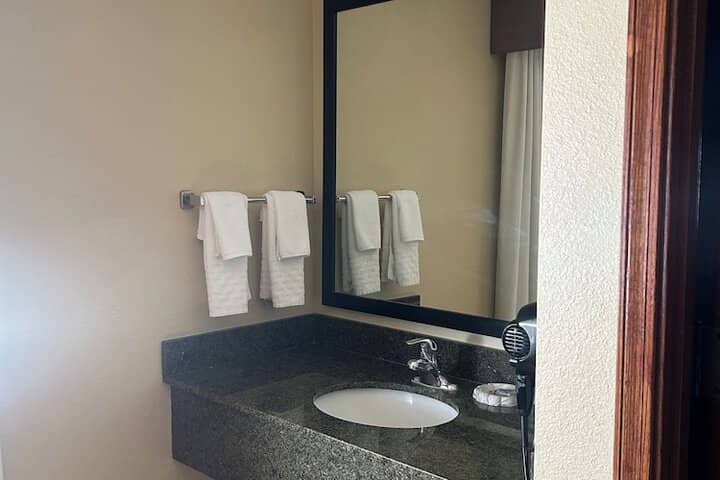 Room 25 of 37