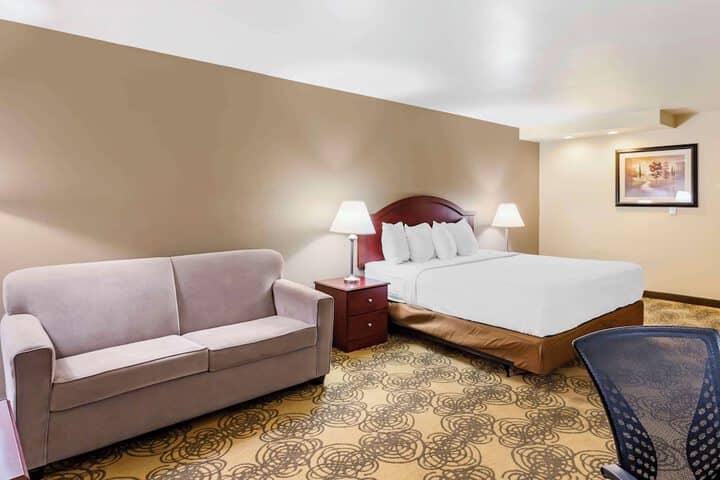 Room 11 of 37